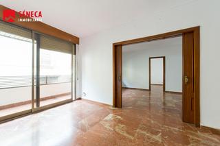 Rent Flat in Centro. Piso detrás del ayuntamiento viejo de córdoba