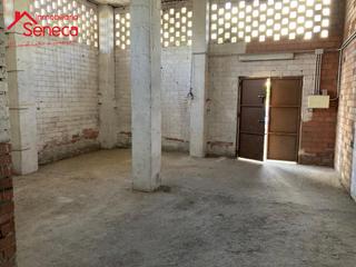 Local Comercial en Tablero Bajo - Arruzafilla