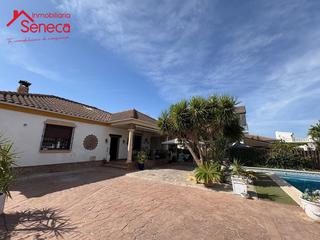 Xalet  La laguna. Chalet  en el higuerón