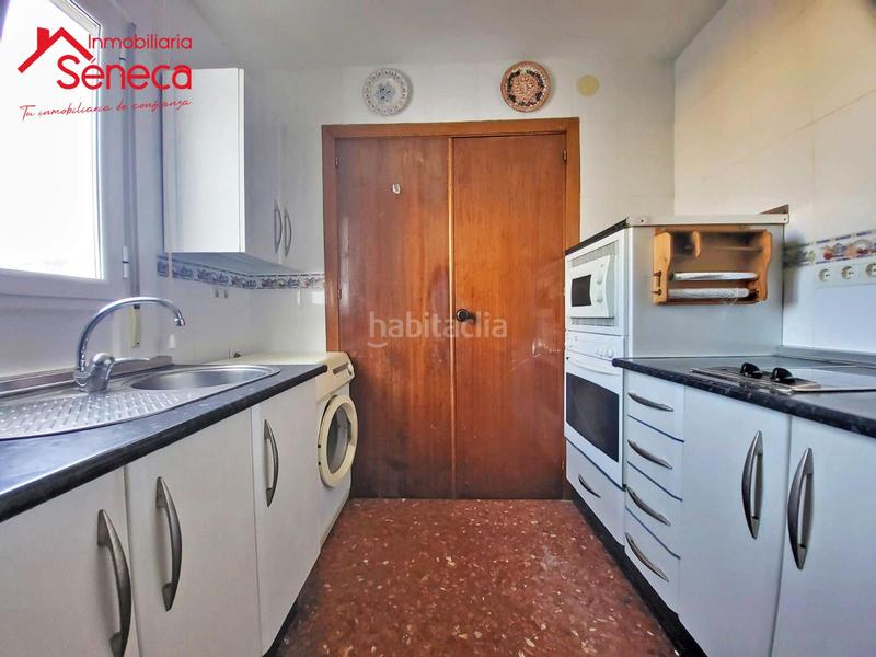 Foto 1a781f86-96fa-45b9-814b-e5e354d2b4b7. Appartamento con riscaldamento in Ciudad Jardín - Zoco Córdoba