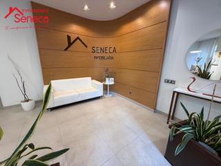 Lloguer Local Comercial  Historiador díaz del moral, c. morería,. Local comercial junto a tendillas