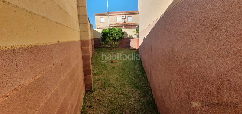 Foto a0bc43e6-bfc0-4d9e-b62d-18edbba43c79. Casa adossada amb calefacció aparcament a Maria Auxiliadora - Barriada de Llera Badajoz