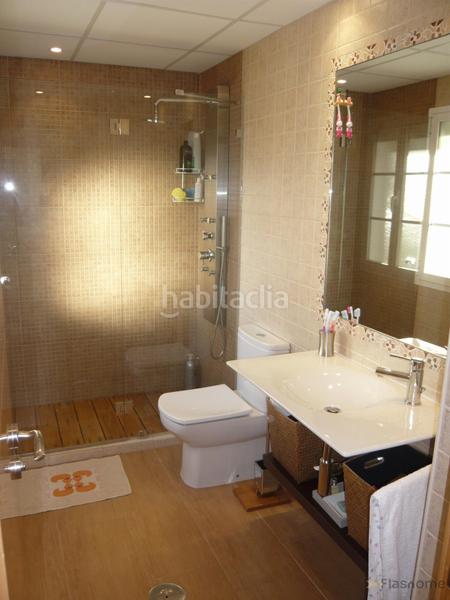 Foto f14cc7f2-cc2b-4759-93cc-18e342764f26. House with parking in Golf Guadiana Badajoz