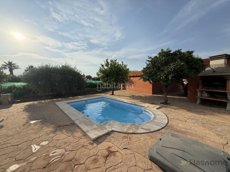 Foto c9e4922c-868f-437b-a283-55ed4d2ab8c2. Casa amb aparcament piscina a Santa Amalia