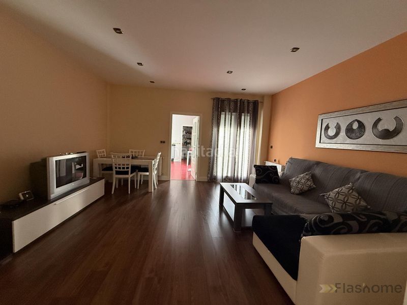 Foto e97f481f-9598-4338-8e39-dd6e5a4e6034. Edificio in Don Benito