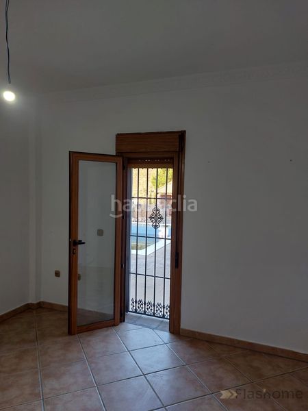 Foto d91546c7-2da8-4335-9446-d0244fa1fdbc. Xalet amb aparcament piscina a Sedella