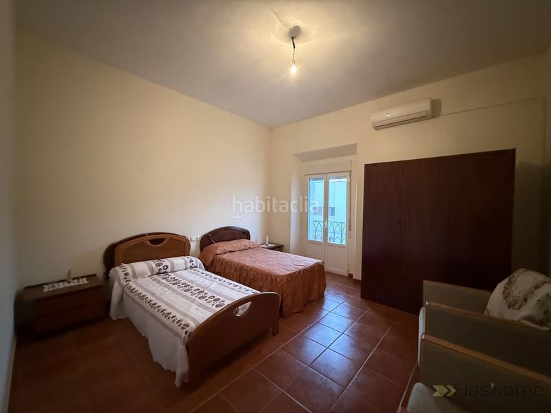 Foto b0621bdf-27b8-4f1e-89d3-fef9c5df2c7e. Casa  en Medellín