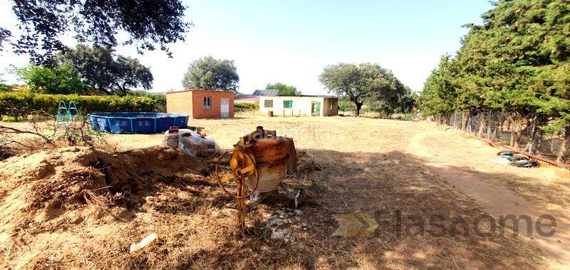 Foto b52040f5-e69d-4894-a715-eb21ae5f0538. Terrain résidentiel dans Carretera de Sevilla - Los Montitos Badajoz