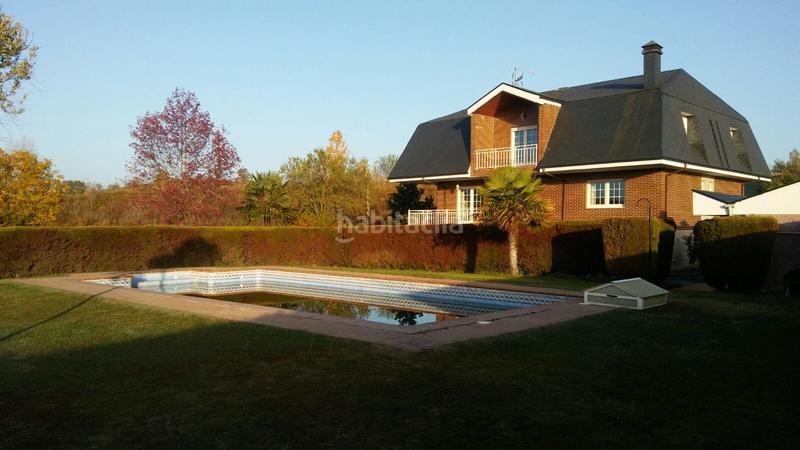 Foto 4e1eeb71-5ba8-4c8e-a780-1e7ac2c807f2. Chalet con camino riscaldamento parcheggio piscina in Camponaraya