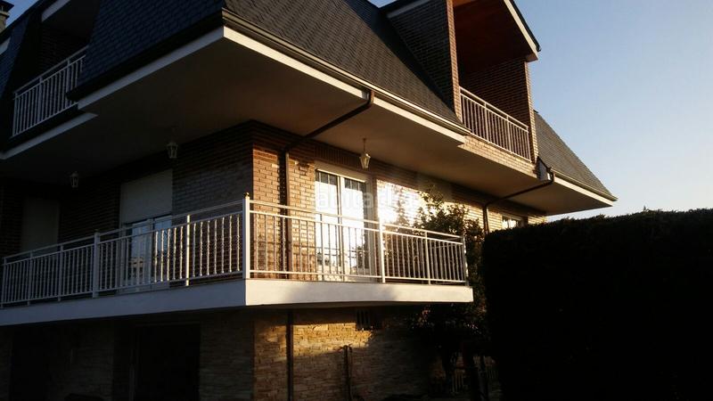 Foto a20c22ed-f18d-449c-b42e-1ba1ea33c6f6. Chalet con camino riscaldamento parcheggio piscina in Camponaraya