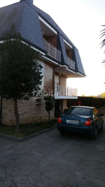 Foto e085687f-3192-475a-b57f-1ffbd6889a81. Chalet con camino riscaldamento parcheggio piscina in Camponaraya