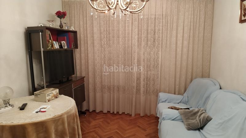 Foto d4c9122c-b5f1-4d0a-8da9-c63d097879c1. Pis a avenida de américa 46 a Zona Alta Ponferrada