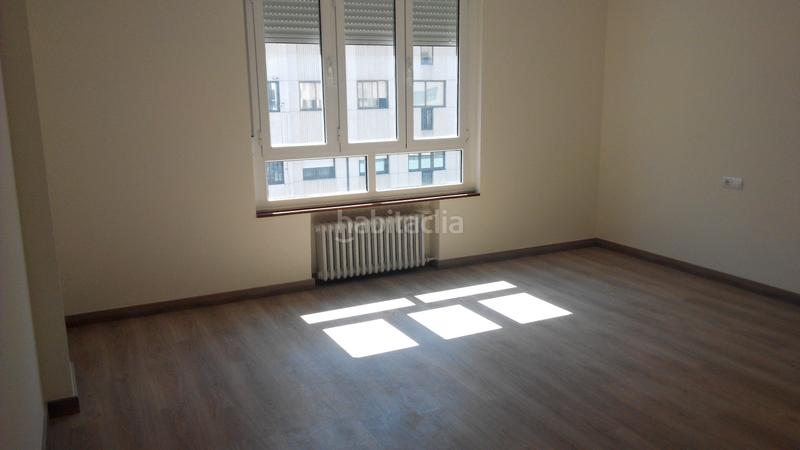 Foto 01343f0a-3e1f-41e3-a1c3-df53d51f2736. Miete etagenwohnung mit heizung in Centro Ponferrada