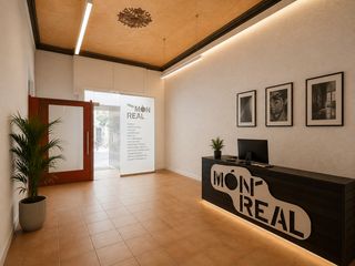 Alquiler Local Comercial en Carrer de casp 39. Local de 255m2 reformado en dos plantas