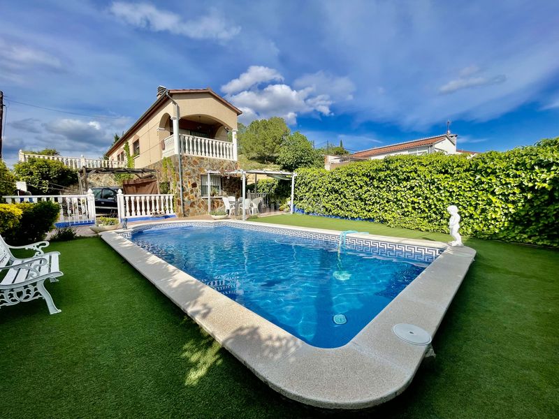Foto 6ad830d5-7102-4b12-b9fa-cf806572111a. House with heating parking pool in Sant Esteve Sesrovires