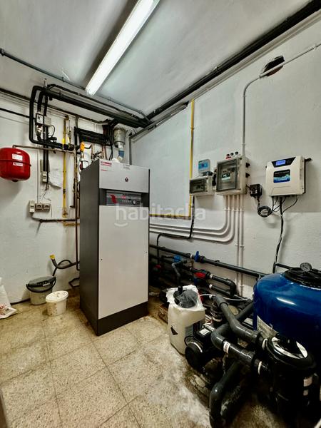 Foto 4ef81596-fe13-4cb6-a85f-b73d64e58f80. Casa amb xemeneia calefacció aparcament piscina a Rubí
