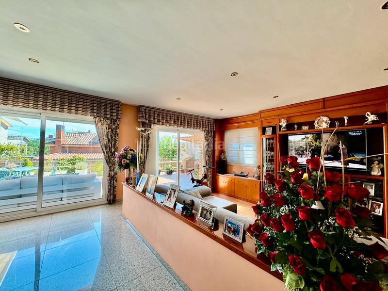 Foto 582ab0c2-b081-4d73-a413-ee0cb3e5f229. Casa amb xemeneia calefacció aparcament piscina a Rubí