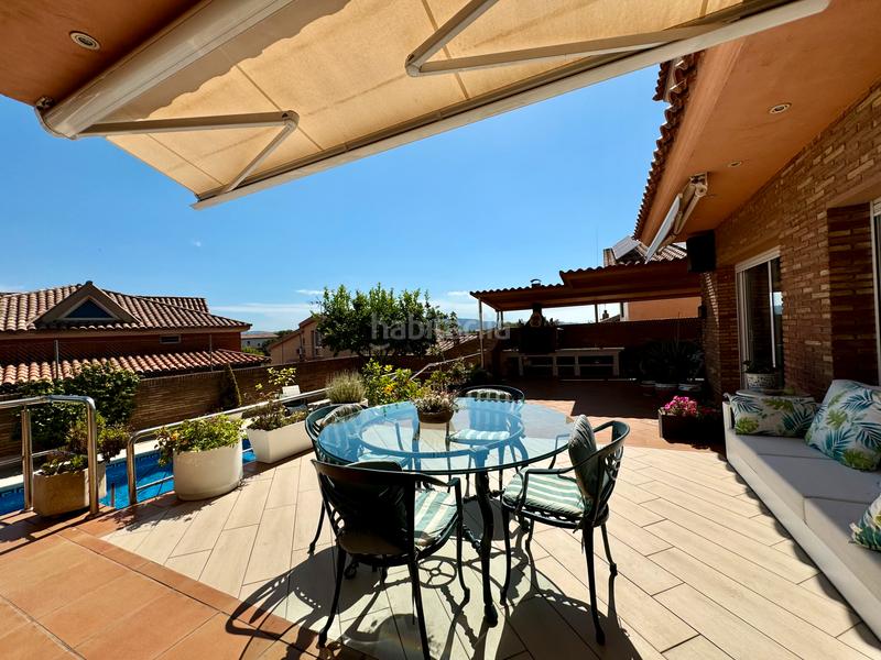 Foto cb277d43-e06b-4206-9a7d-9d5ae8cfcfd0. Casa amb xemeneia calefacció aparcament piscina a Rubí