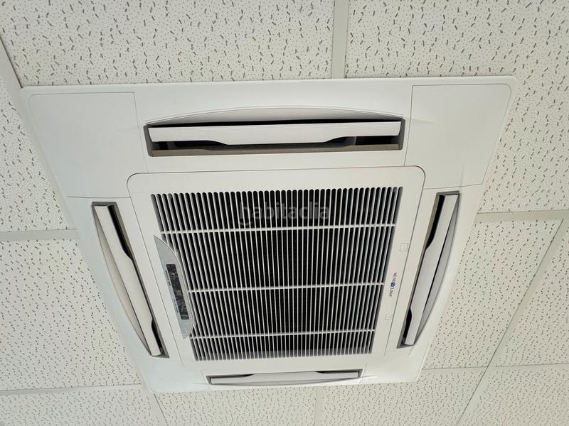 Foto fce0fa6d-5a83-4deb-8551-3c6839fdbb92. Alquiler oficina  recentment reformada nova 240m en Barcelona