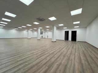 Rent Office space in Sant Gervasi - Galvany. Oficina recentment reformada nova 240m