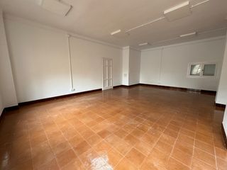 Alquiler Local Comercial en Avinguda de barber� 238