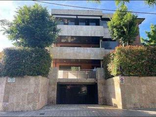 Planta baixa a Carrer de sant francesc xavier 19. Planta baja de 4 dormitorios de 140 m2 con jardín de 140m2 con z