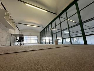 Lloguer Nau industrial a Avinguda de barberà 238. Nave diáfana y céntrica con estilo ideal actividad artística.