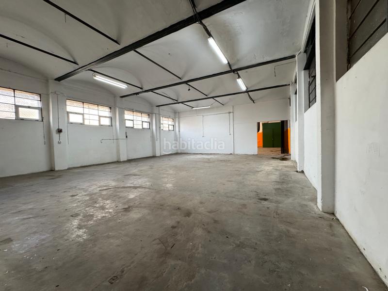 Foto 90b960af-9980-40b7-98d4-28d2632174a6. Lloguer nau industrial a avinguda de barberà 238 a Sabadell