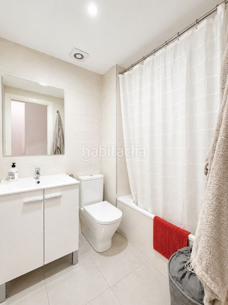 Foto 5bf59a04-e2a5-4c0e-8e51-3741ad01edab. Casa adossada amb xemeneia calefacció aparcament a Castellar del Vallès