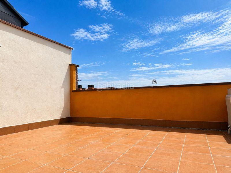 Foto e5e5998e-58b5-4d80-9c7f-22c470fcd9ec. Casa adossada amb xemeneia calefacció aparcament a Castellar del Vallès