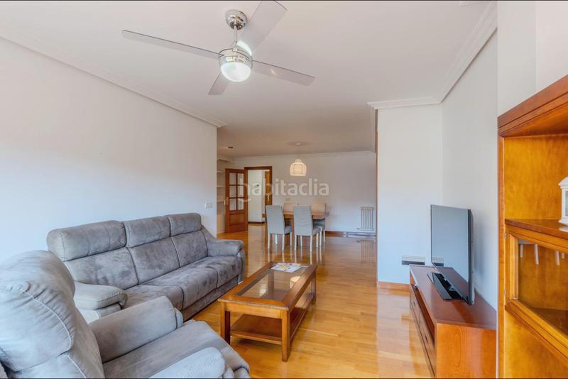 Foto 3d1b310f-8a19-42e1-86d7-557c8e7def29. Appartamento in calle de las terrazas 9 in La Cava - Fardachón Logroño