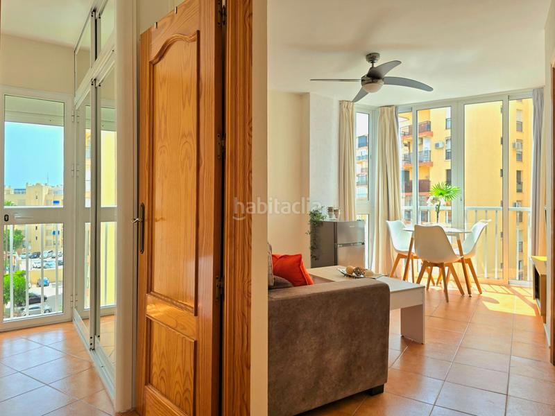 Foto 2f2c249d-387a-4261-9b3f-fb50e89c5f05. Apartamento en calle de la playa 40 urbanización en primera linea de playa en Torremolinos