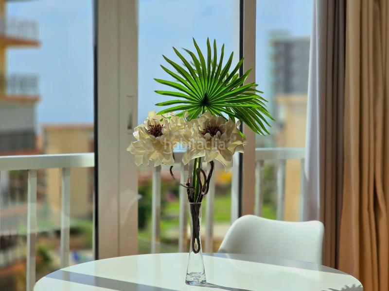 Foto 38bd605f-24f2-4833-82a6-699d3e770b90. Apartamento en calle de la playa 40 urbanización en primera linea de playa en Torremolinos