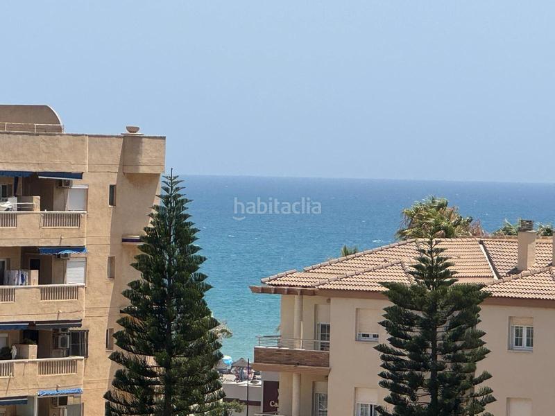 Foto 4d424153-b09a-43cb-9f83-1e2f936ab4ac. Apartamento en calle de la playa 40 urbanización en primera linea de playa en Torremolinos