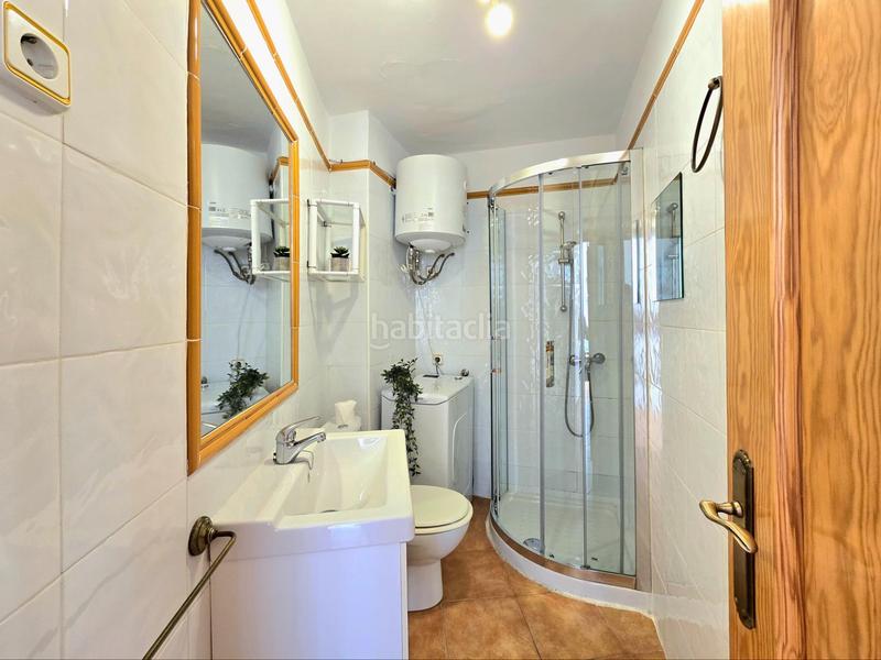 Foto 6c44ee8d-a6fb-429f-8c14-99eae8e37e3f. Apartamento en calle de la playa 40 urbanización en primera linea de playa en Torremolinos