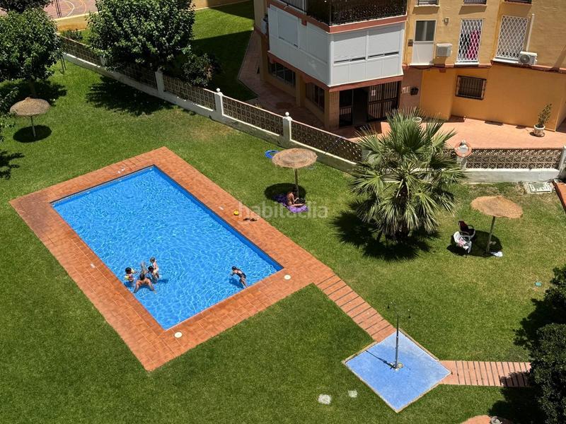 Foto b8fba85c-1e21-49ba-9c30-dee5e56d48b8. Apartamento en calle de la playa 40 urbanización en primera linea de playa en Torremolinos