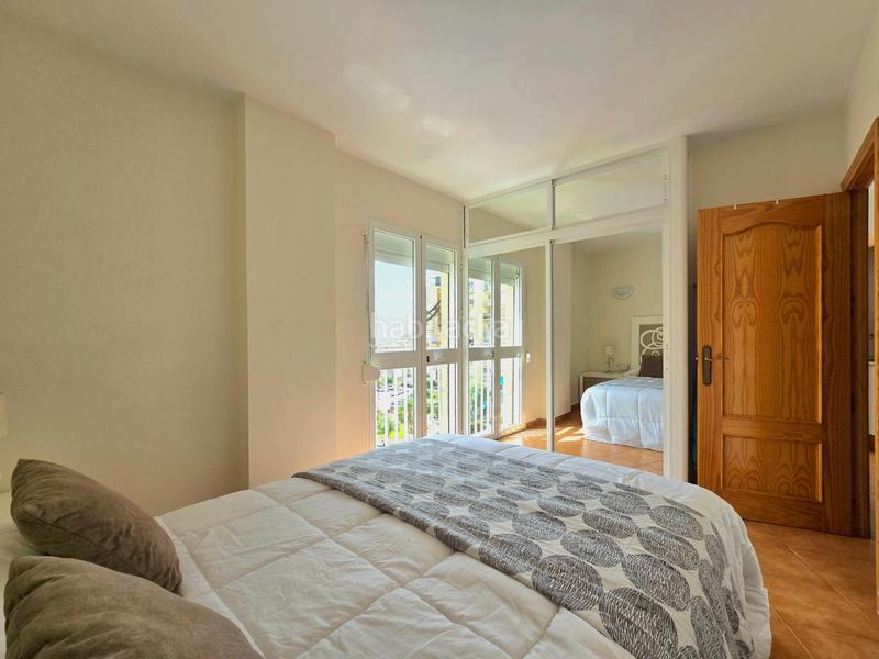 Foto d972296a-5000-4487-b326-0d9042e22385. Apartamento en calle de la playa 40 urbanización en primera linea de playa en Torremolinos