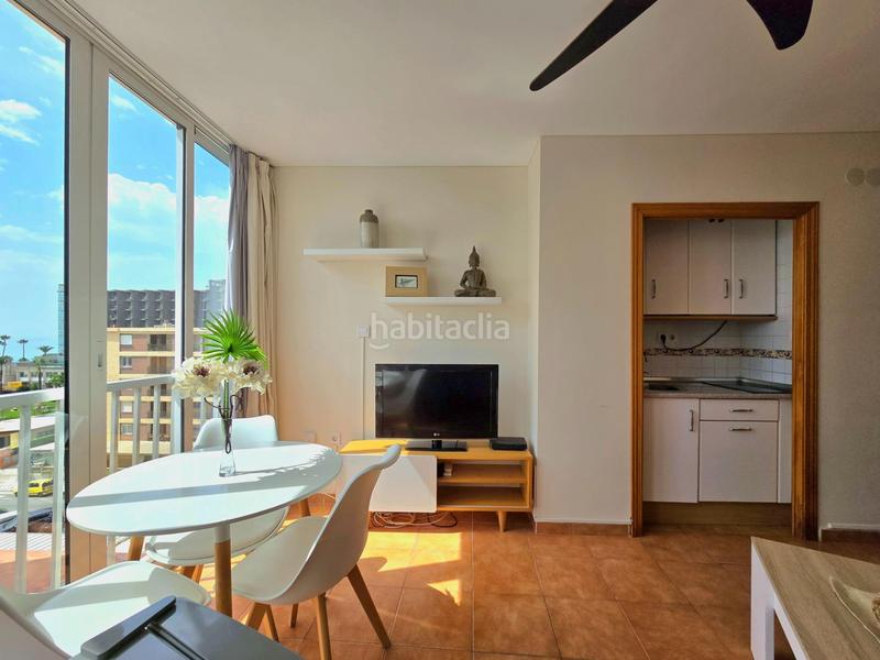 Foto dadfa2e9-1785-4853-a7cc-8b12831971ba. Apartamento en calle de la playa 40 urbanización en primera linea de playa en Torremolinos