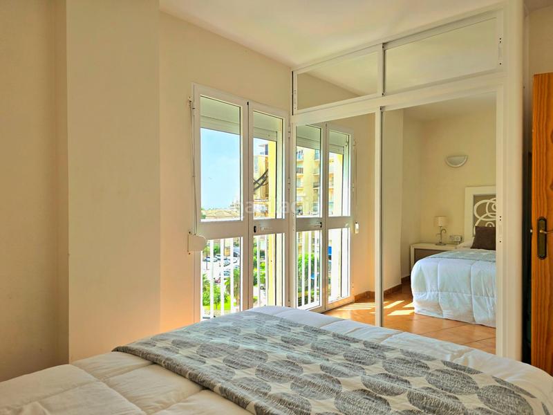 Foto e3fd9d3a-3c6c-4c73-b905-74a32ed225cb. Apartamento en calle de la playa 40 urbanización en primera linea de playa en Torremolinos