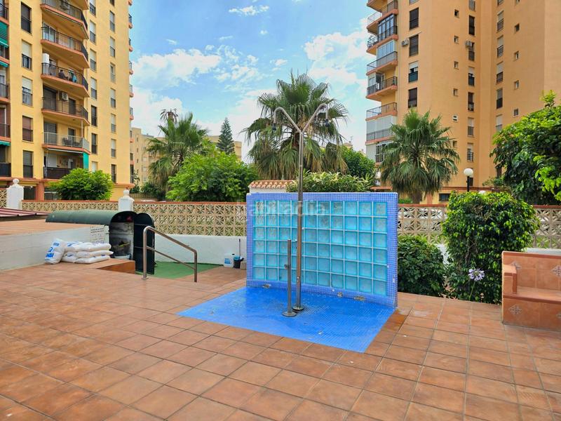 Foto e4a1461a-ff8b-4b9c-a66a-816b5dfee193. Apartamento en calle de la playa 40 urbanización en primera linea de playa en Torremolinos
