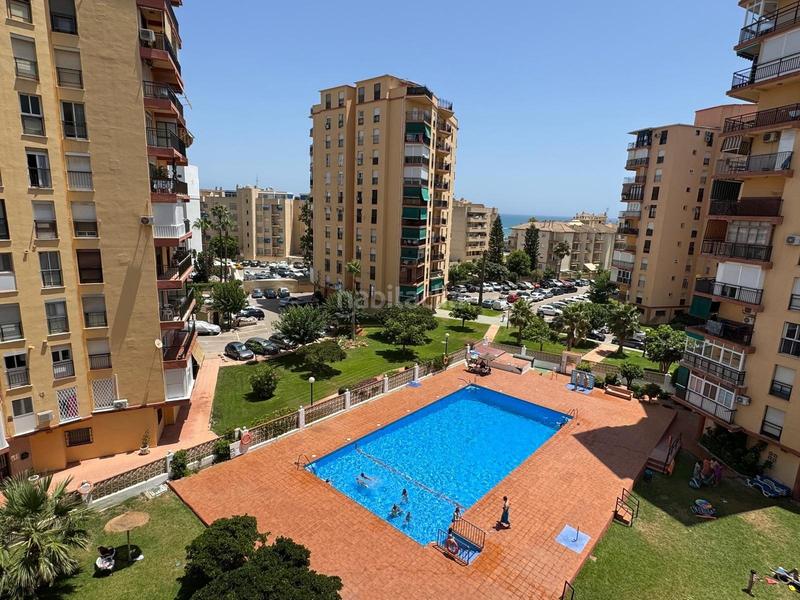 Foto e7c59944-a899-4ae6-bb6b-f7985144bbe6. Apartamento en calle de la playa 40 urbanización en primera linea de playa en Torremolinos
