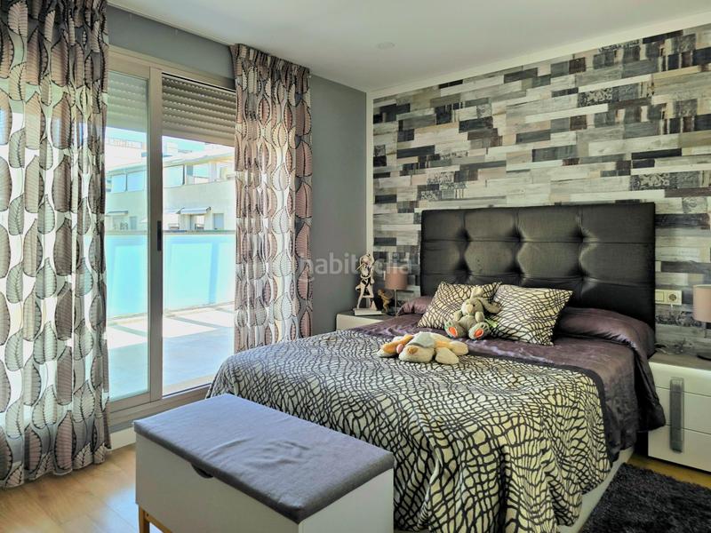 Foto b14fca36-d26a-4975-badf-c9dd2bfa8e19. Ático en calle angel carazo gomez 8 ático dúplex en venta en Torremolinos