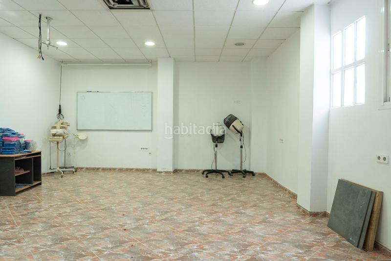 Foto b247c9e9-e917-43b8-bd01-d862652fb194. Rent business premise in calle de núñez de balboa 3 in Jaén