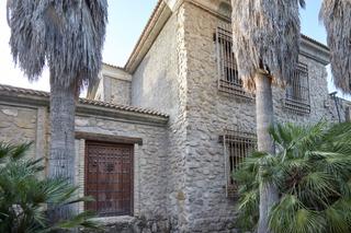 Masia a Cadimo 1. Espectacular finca con casas y olivar cerca de jaén