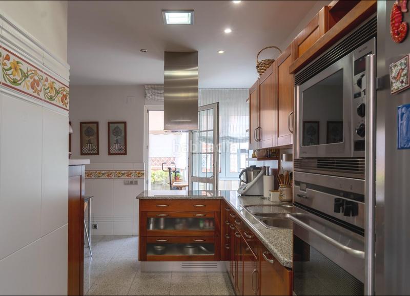 Foto 0698fc13-251c-4480-ad66-7ccac4353496. Chalet en avenida de la rioja 4 espectacular chalet en urbanización las aranzadas en Lardero