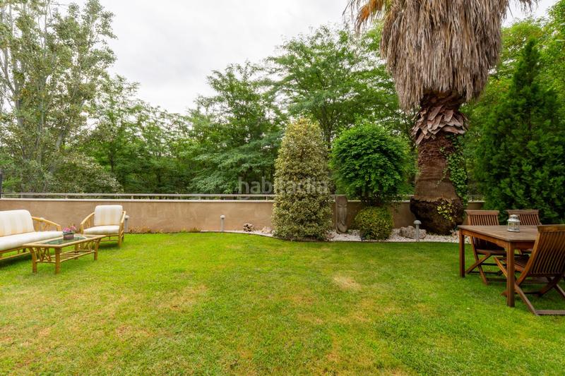Foto 582b72d6-b8fa-46f6-94d0-8fa4560b0e2a. Chalet en avenida de la rioja 4 espectacular chalet en urbanización las aranzadas en Lardero
