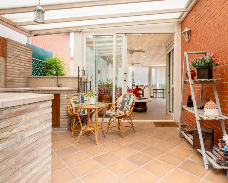 Foto a04875bc-2a09-4be1-8df2-66a96ffe669c. Chalet en avenida de la rioja 4 espectacular chalet en urbanización las aranzadas en Lardero