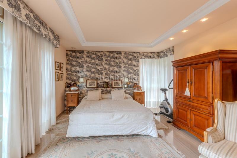 Foto b1287687-e4da-4227-8d12-502a6a487821. Chalet en avenida de la rioja 4 espectacular chalet en urbanización las aranzadas en Lardero
