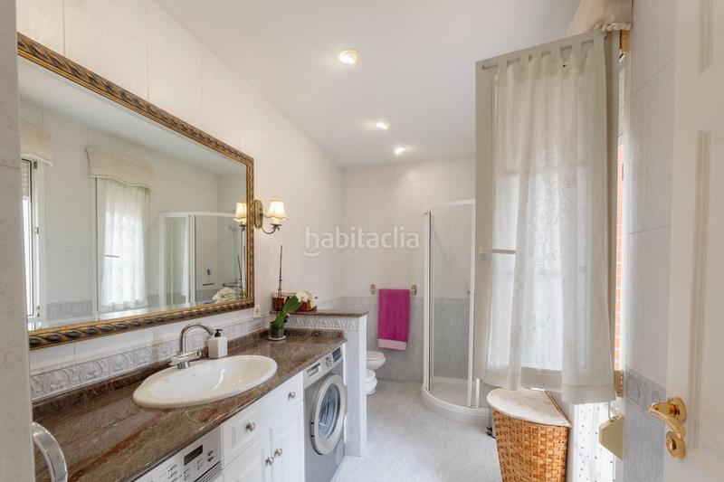 Foto b8b66bb4-60f3-433e-b004-7067fb31b94f. Chalet en avenida de la rioja 4 espectacular chalet en urbanización las aranzadas en Lardero