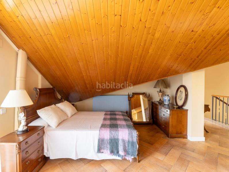 Foto c243f0b9-b5b5-4659-83e6-c58474bd2a4e. Chalet en avenida de la rioja 4 espectacular chalet en urbanización las aranzadas en Lardero